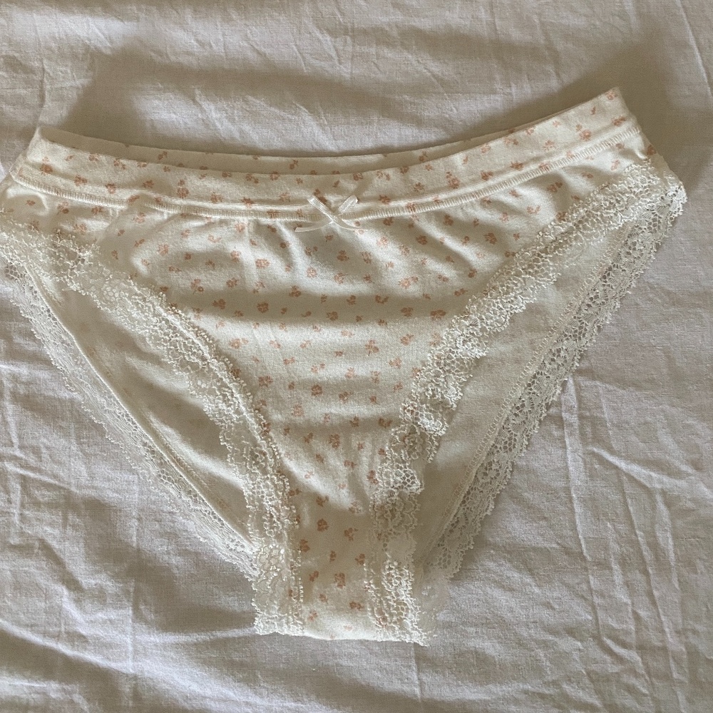 Brandy Melville floral lace underwear